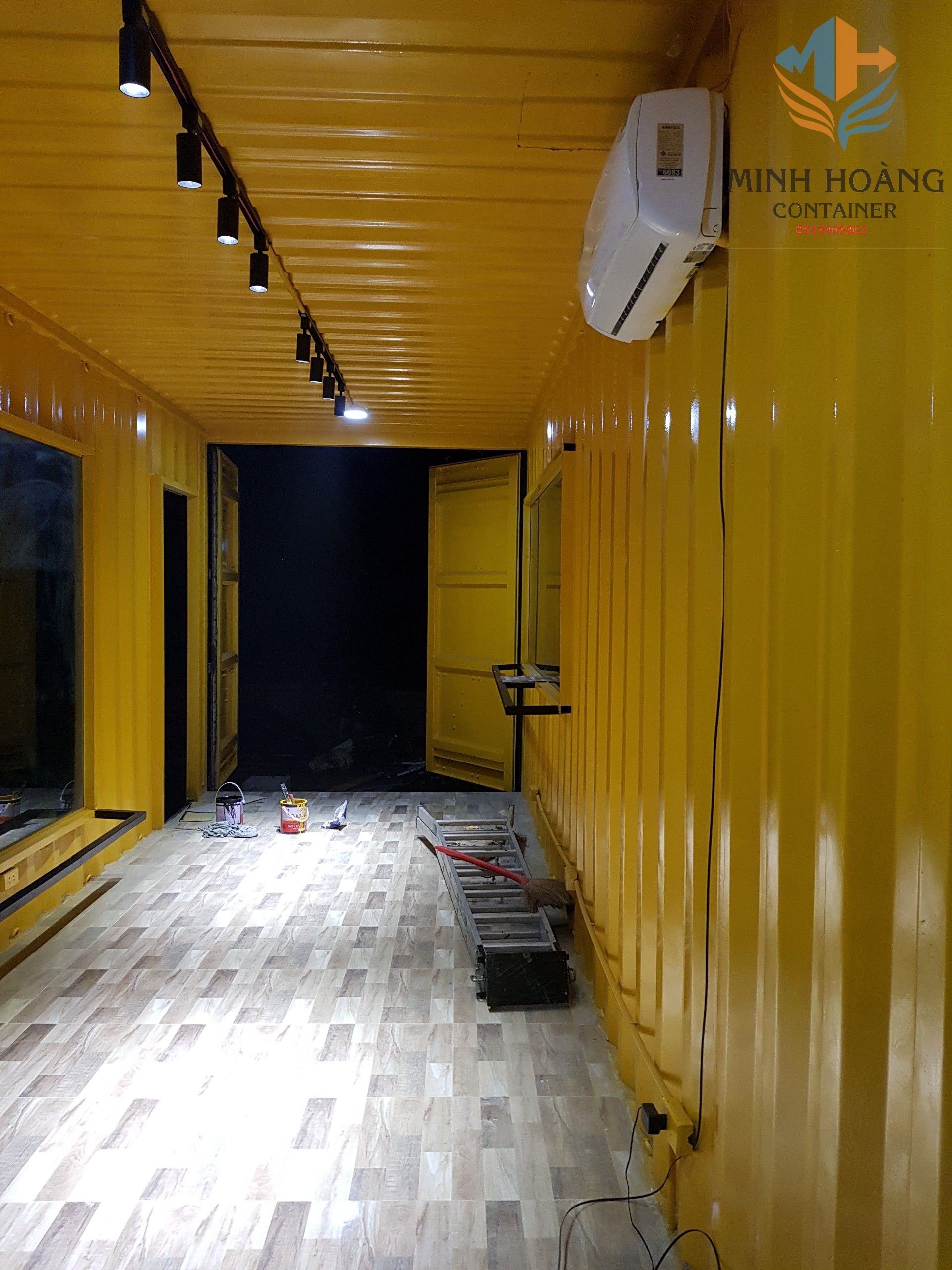 Container cafe ghép từ cont 40f + cont 20f kèm 1 cont 20f vàng